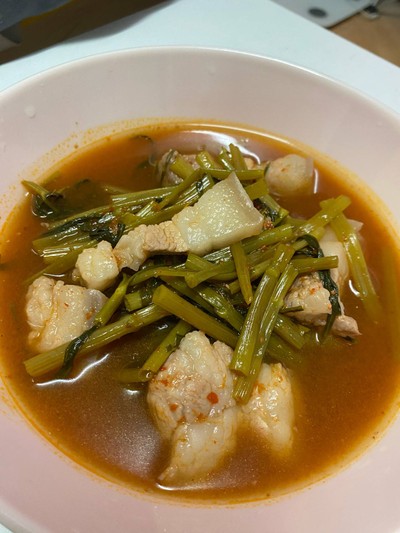 แกงส้มผักบุ้งหมูสามชั้น แกงส้มผักบุ้งหมูสามชั้น