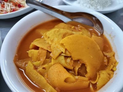 แกงเหลืองหน่อไม้ปลา