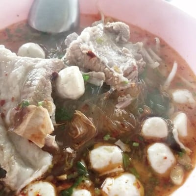อาหาร หรือ เครื่องดื่ม