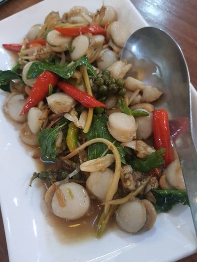 หอยเชลล์ผัดฉ่า