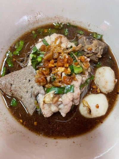 ก๋วยเตี๋ยวเรือน้าชู ตลาดหลังกระทรวงการคลัง