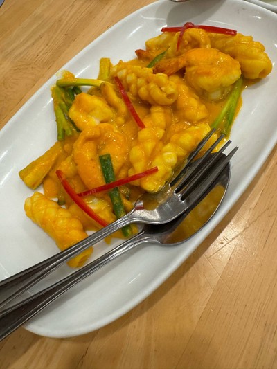 ปลาหมึกผัดไข่เค็ม