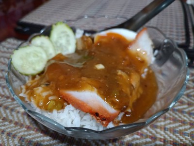 ข้าวหมูแดงหมูกรอบ