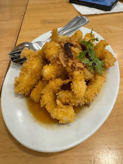 ปลาหมึกทอดซอสมะขาม