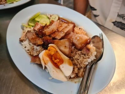 ข้าวหมูกรอบ