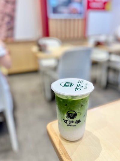 🍵 Iced Matcha Latte. (Price 65 Baht.)