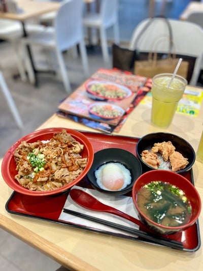 🍱 Sukiya Set Menu. (Price 254 Baht.)