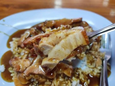 ข้าวหมูแดงตาต๊ะ บ้านโป่ง ราชบุรี