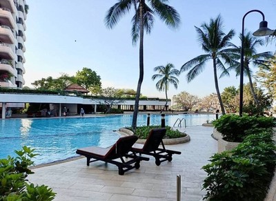 สระว่ายน้ำ/ชายหาด