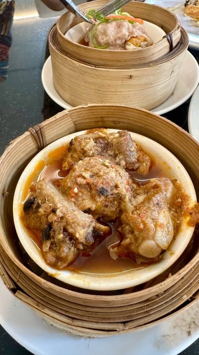 ซี่โครงน้ำแดง