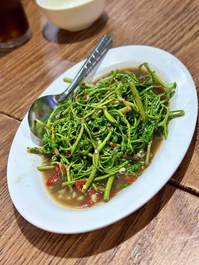 ผัดกะเฉดไฟแดง