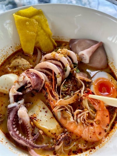 หมี่ขาวต้มยำทะเล