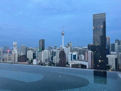 สระว่ายน้ำ/ชายหาด