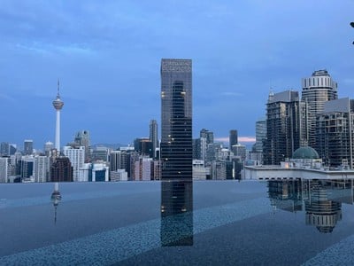 สระว่ายน้ำ/ชายหาด