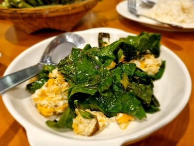 ใบเหลียงผัดไข่