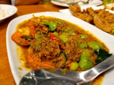 ผัดเผ็ดสะตอกุ้ง