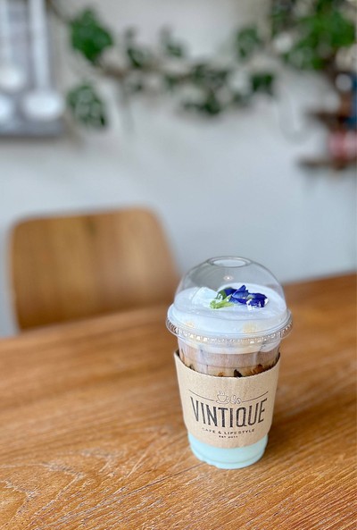 ☕️ Mint Caffe Latte. (Price 85 Baht.)