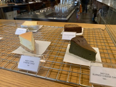 รูป ไล-บรา-รี่ : a COFFEE ROASTER by li-bra-ry warehouse 30 , เจริญกรุง 30