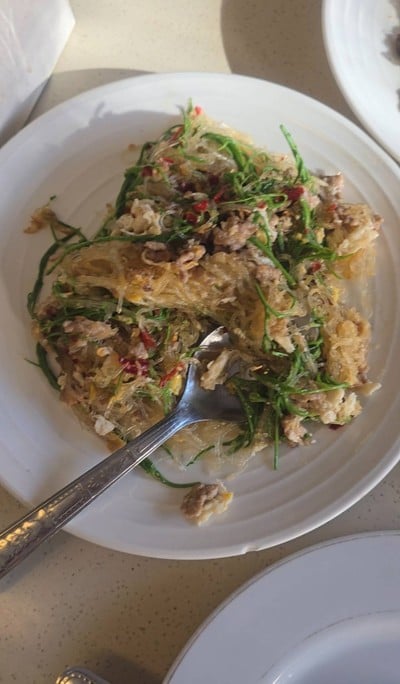 อาหาร หรือ เครื่องดื่ม