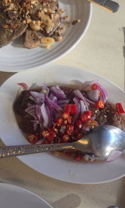 อาหาร หรือ เครื่องดื่ม