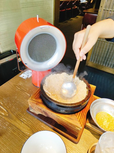 ข้าวอบปูวาตาริ (Watari Kani Ishi Yaki Gohan)
