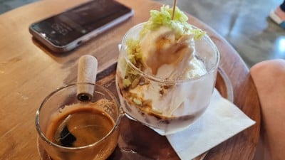 affogato กะทิ ข้าวเม่า