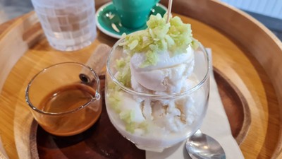 affogato กะทิ ข้าวเม่า