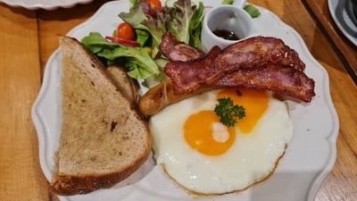 เมนูของร้าน ONE THAI café & restaurant ถนน วิสุทธิกษัตริย์