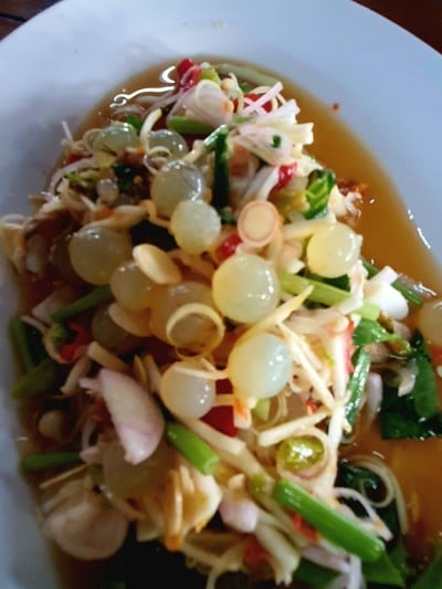 ยำไข่ปลาเรียวเซียว