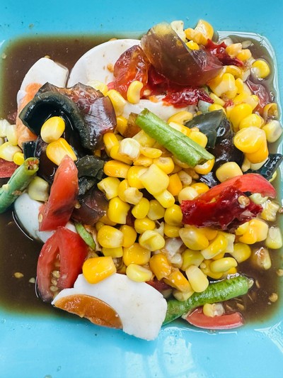 ตำข้าวโพดไข่เค็ม ใส่ไข่เยี่ยวม้า