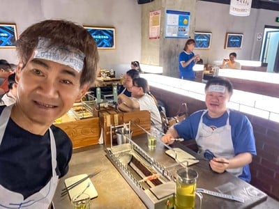 Get ready with "KoolFever" แปะเจลลดไข้กันคนละแผ่นก่อนกิน...555