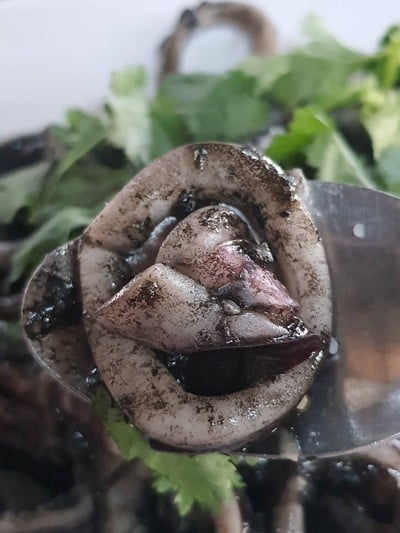 ปลาหมึกผัดน้ำดำ