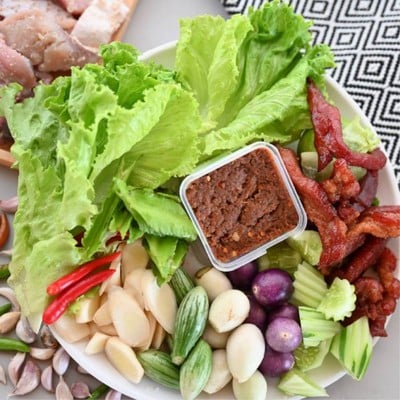 แม่เอียดปลาส้มแปดริ้ว