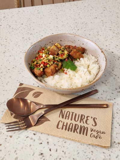 อาหาร หรือ เครื่องดื่ม