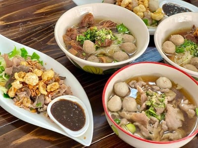 ก๋วยเตี๋ยวลูกทุ่งรุ่งโรจน์-บุญศรีลำปาง สาขาเชียงใหม่ ก๋วยเตี๋ยวลูกทุ่งรุ่งโรจน์-บุญศรีลำปาง สาขาเชียงใหม่