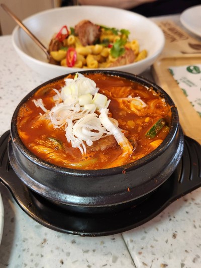 อาหาร หรือ เครื่องดื่ม