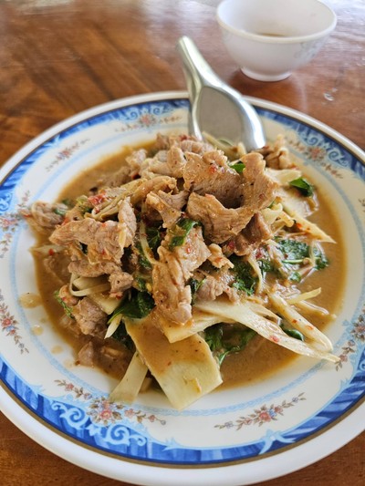 หมูแกงจุกสับปะรดกะทิ