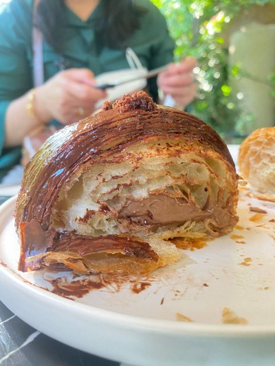 ครัวซองต์ dark chocolate royale