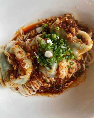 บะหมี่ราดซอสพริก