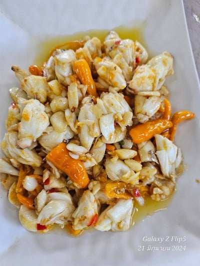 เนื้อปูผัดพริกเหลือง