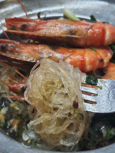 กุ้งอบวุ้นเส้น ( 290 บาท )+เพิ่มวุ้นเส้น 20 บาท