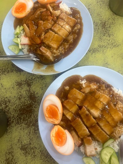 ข้าวหมูแดงหมูกรอบ (ธรรมดา)