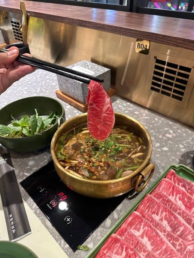 Thongsmith Hot Pot The Emsphere