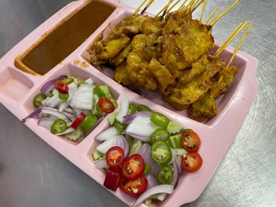 หมูสะเต๊ะชุดใหญ่