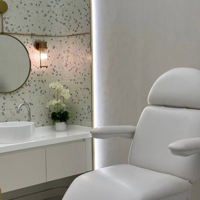 THE KLINIQUE Laser&Anti-Aging สยามสแควร์วัน