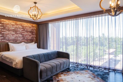 ดำเนินพวา รีสอร์ทบ้านต้นไม้