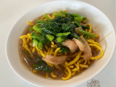 ราดหน้าหมี่กรอบ