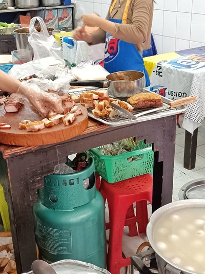 อาหาร หรือ เครื่องดื่ม