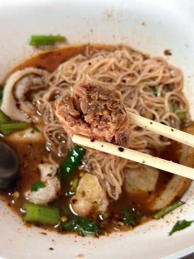 ก๋วยเตี๋ยวลูกชิ้นปลาคุณหมวย