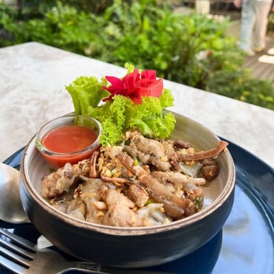 อาหาร หรือ เครื่องดื่ม